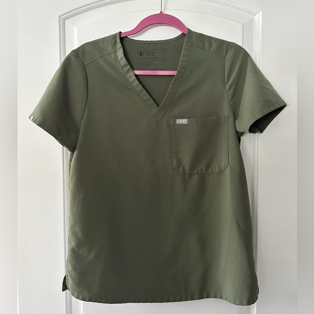 Figs One Pocket Top